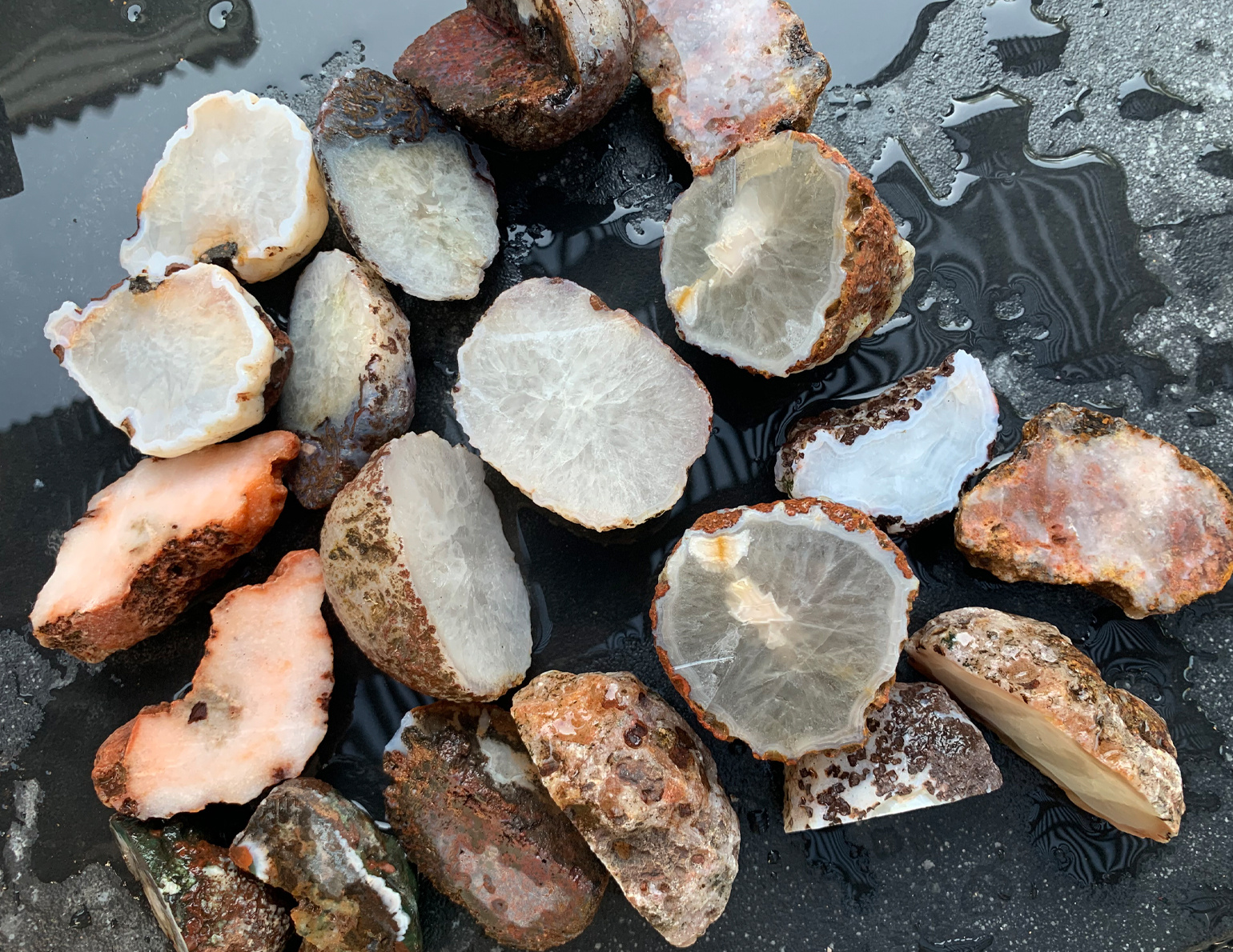 7. Like at our place, 95 % pure quartz and chalcedon